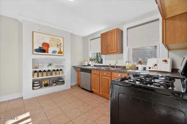 $249,000 | 98 Livingston Avenue, Albany, NY 12207