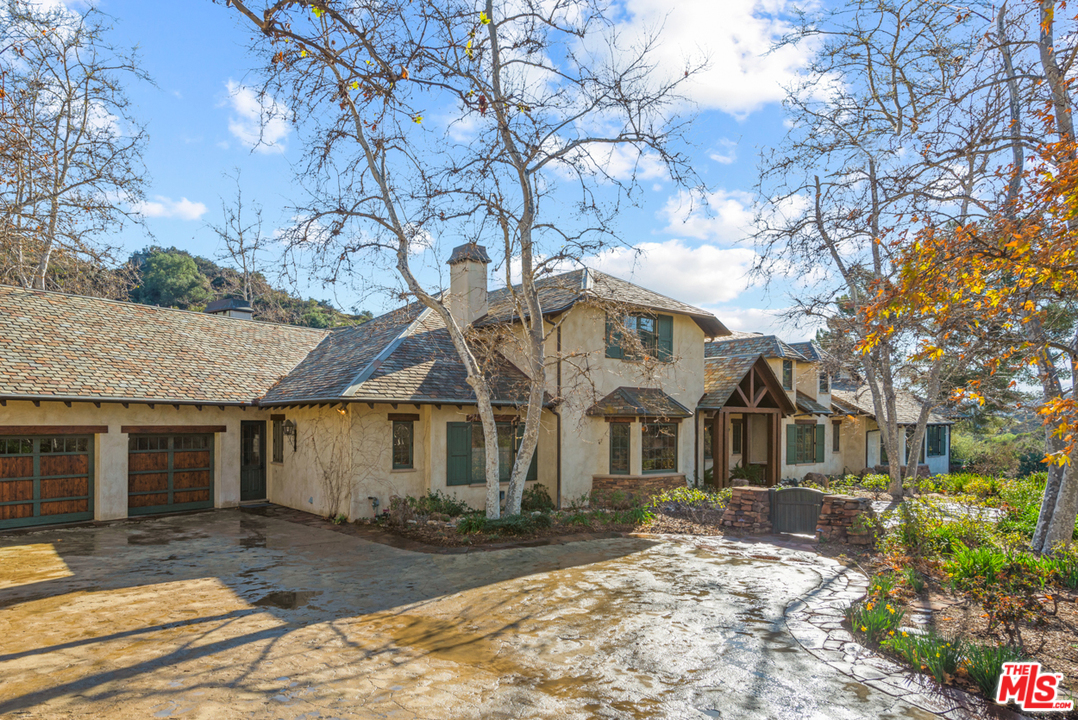 2662 Santa Maria Road Topanga, CA 90290 - Photo 2 of 53