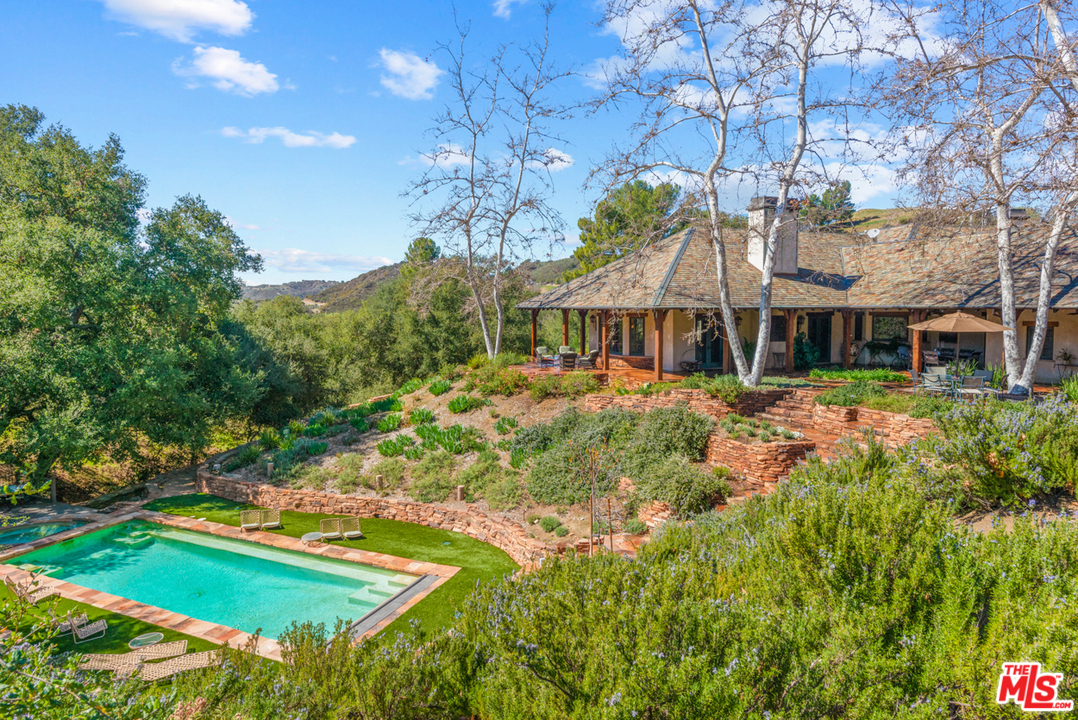2662 Santa Maria Road Topanga, CA 90290 - Photo 3 of 53