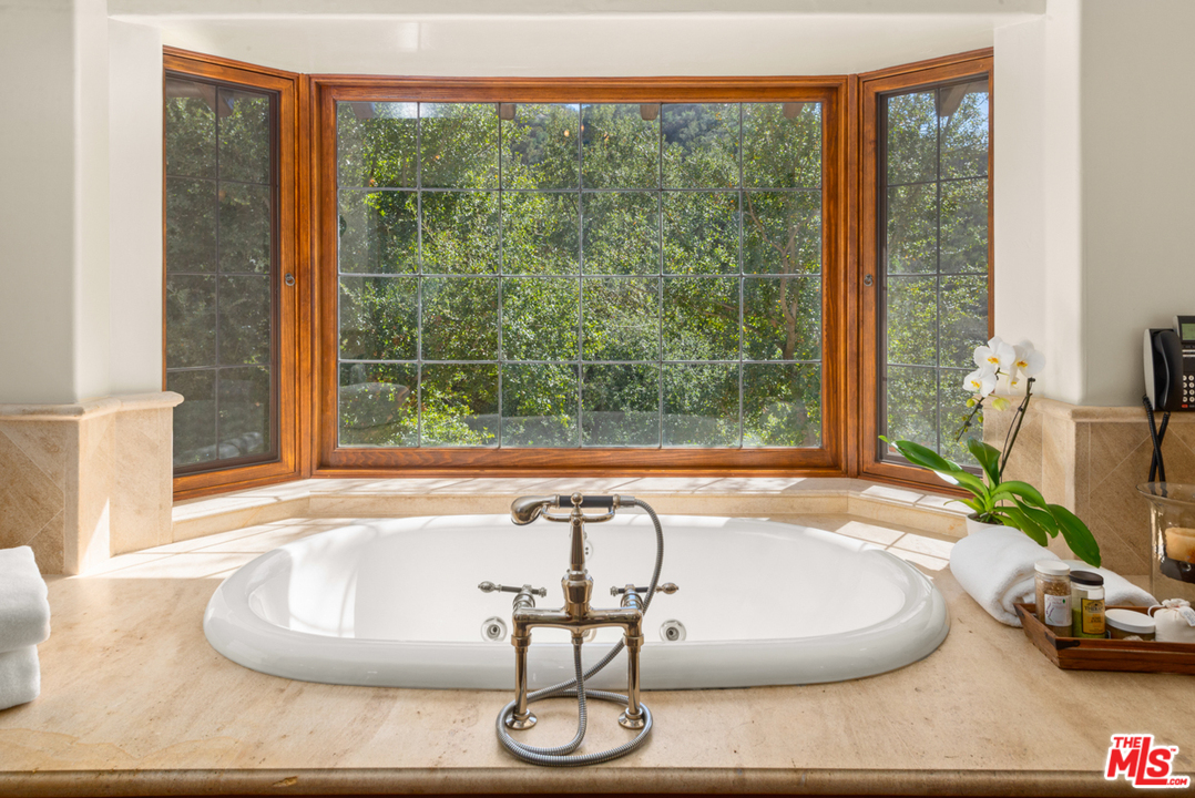 2662 Santa Maria Road Topanga, CA 90290 - Photo 22 of 53