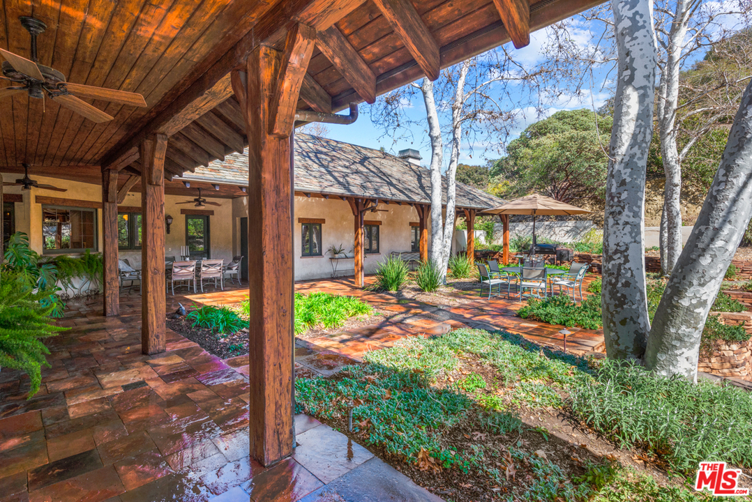 2662 Santa Maria Road Topanga, CA 90290 - Photo 4 of 53