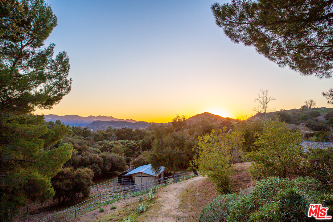 2662 Santa Maria Road Topanga, CA 90290 - Photo 42 of 53