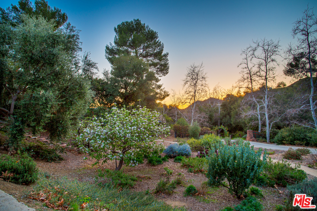 2662 Santa Maria Road Topanga, CA 90290 - Photo 46 of 53