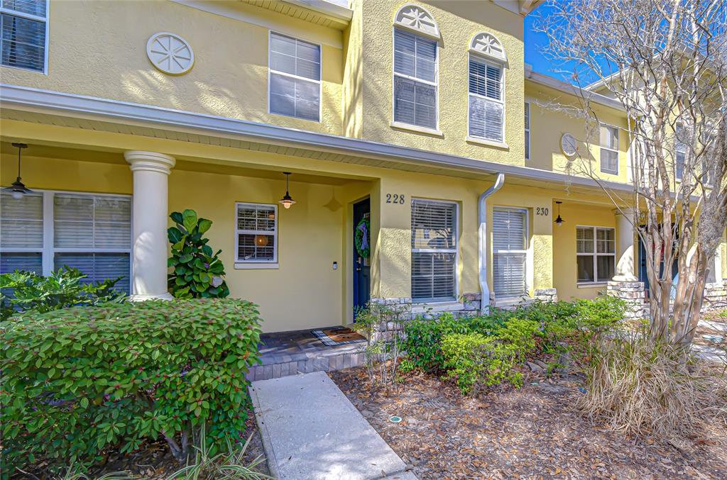 228 Hardcastle Place Valrico, FL 33594 - Photo 2 of 22