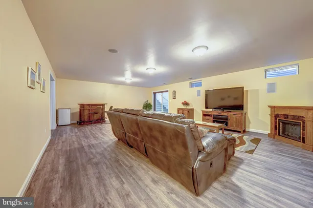 $1,095,000 | 36483 Winding Oak Place, Purcellville, VA 20132