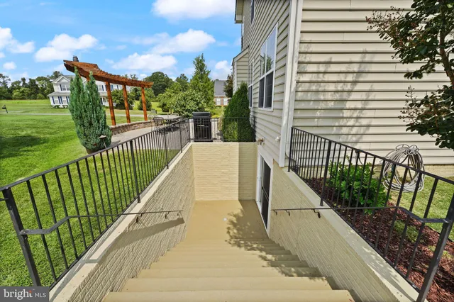 $1,095,000 | 36483 Winding Oak Place, Purcellville, VA 20132