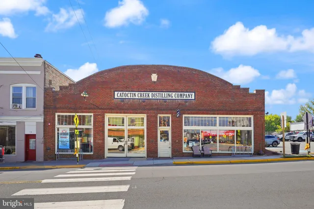 $1,095,000 | 36483 Winding Oak Place, Purcellville, VA 20132