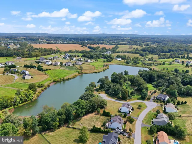 $1,095,000 | 36483 Winding Oak Place, Purcellville, VA 20132