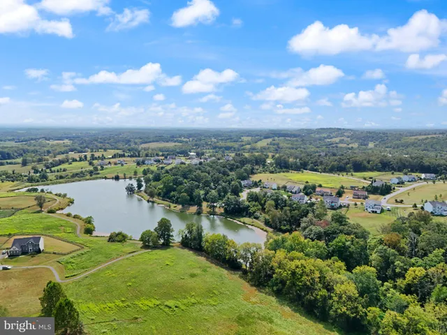 $1,095,000 | 36483 Winding Oak Place, Purcellville, VA 20132