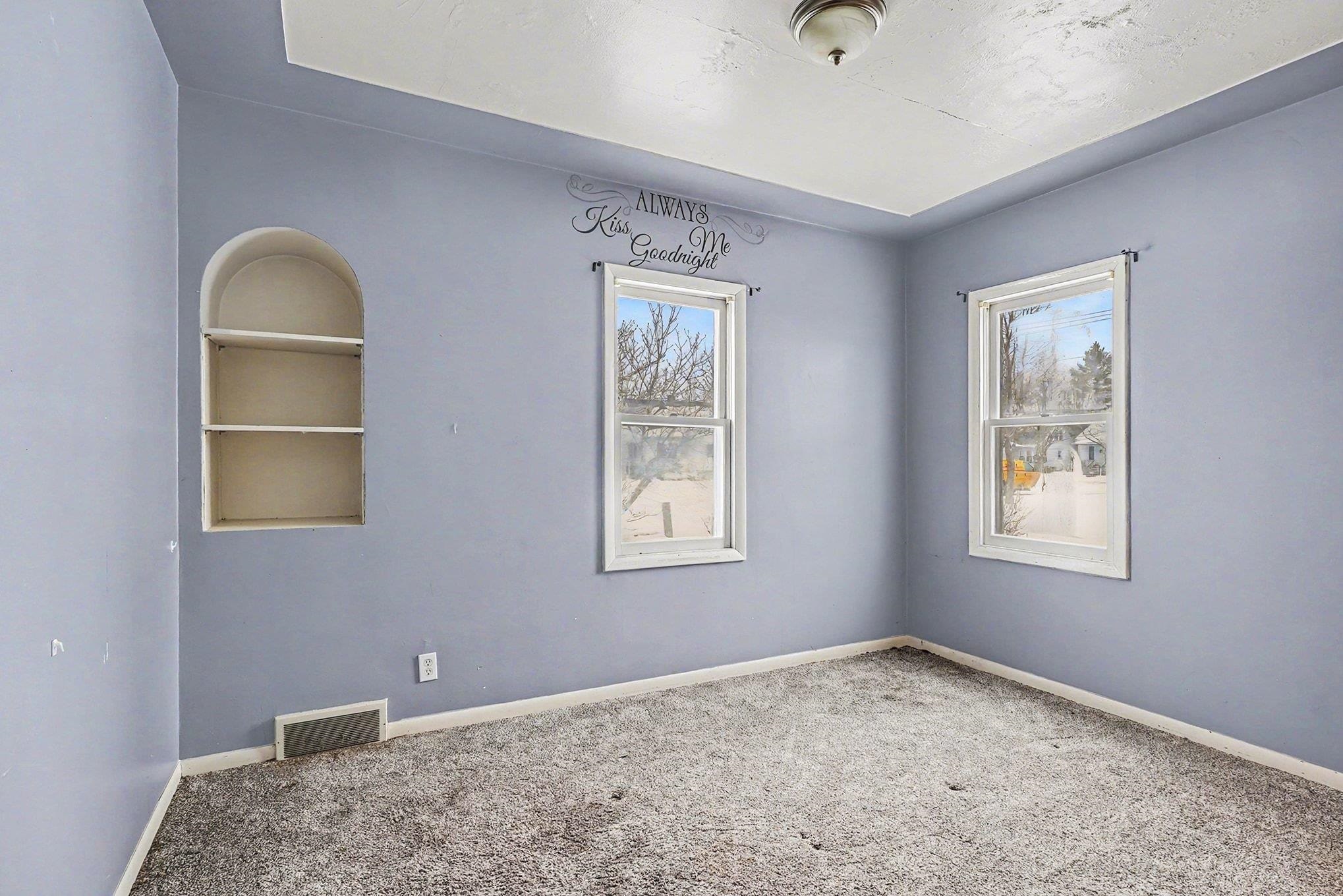 705 South Hampton Street Bay City, MI 48708 - Photo 6 of 26