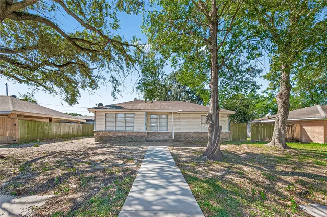 $225,000 | 14205 Stoneshire Street, Houston, TX 77060