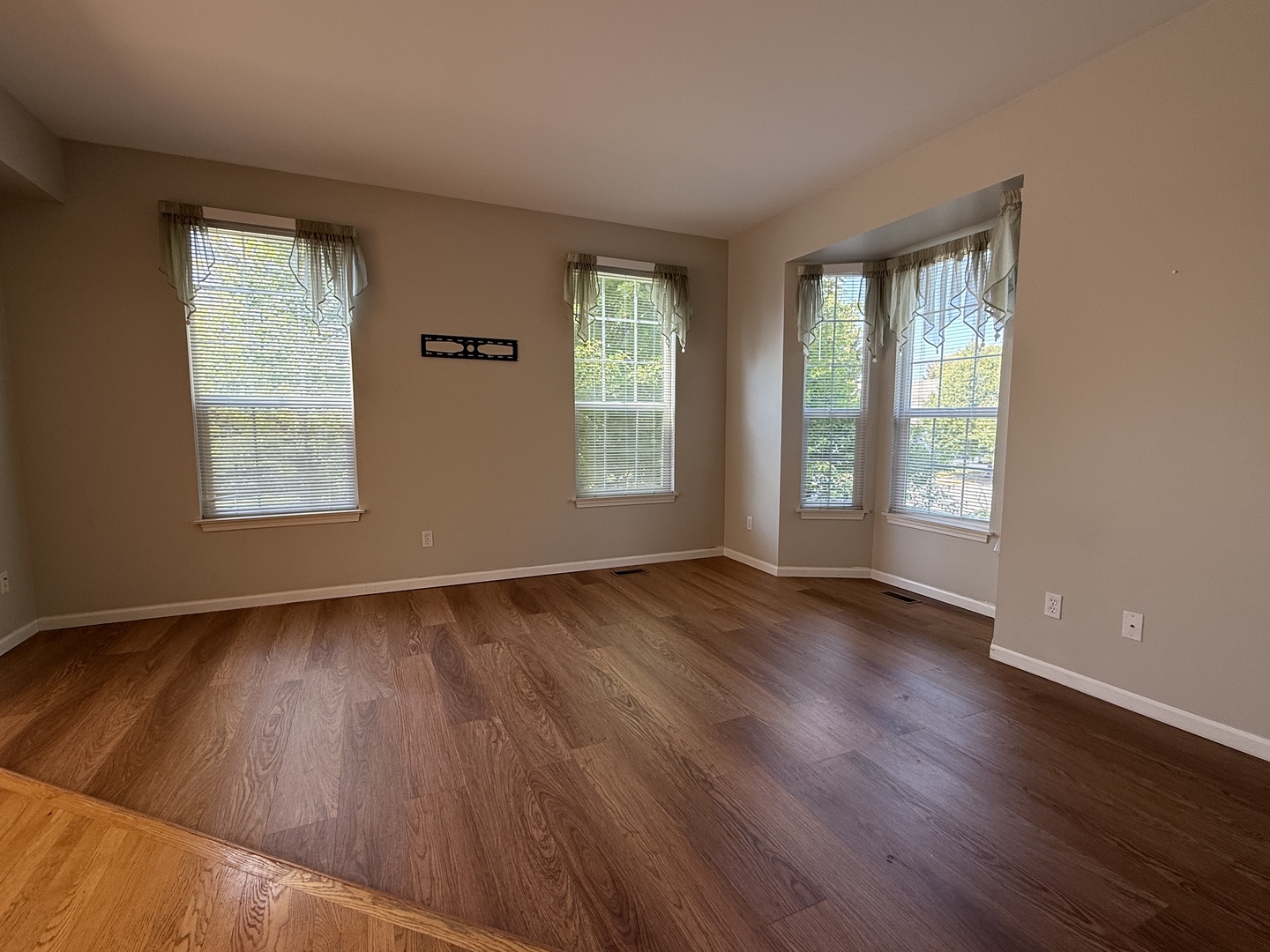 1315 Chestnut Lane Yorkville, IL 60560 - Photo 2 of 17