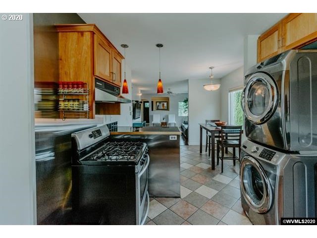 255 Cleveland Street Lebanon, OR 97355 - Photo 8 of 32 Gallery Image 8