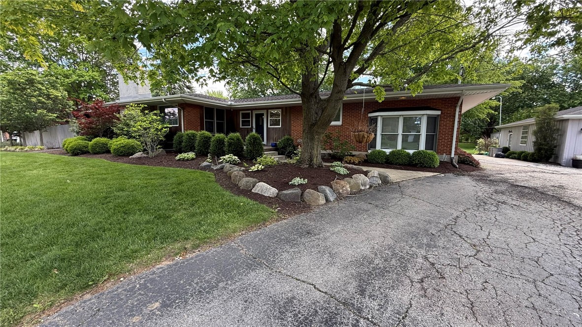 9755 North Country Club Road Piqua, OH 45356 - Photo 1 of 47