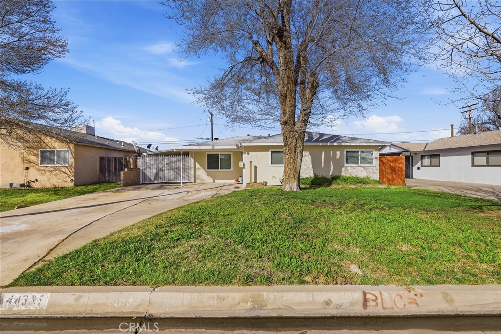 44335 Glenraven Road Lancaster, CA 93535 - Photo 1 of 27