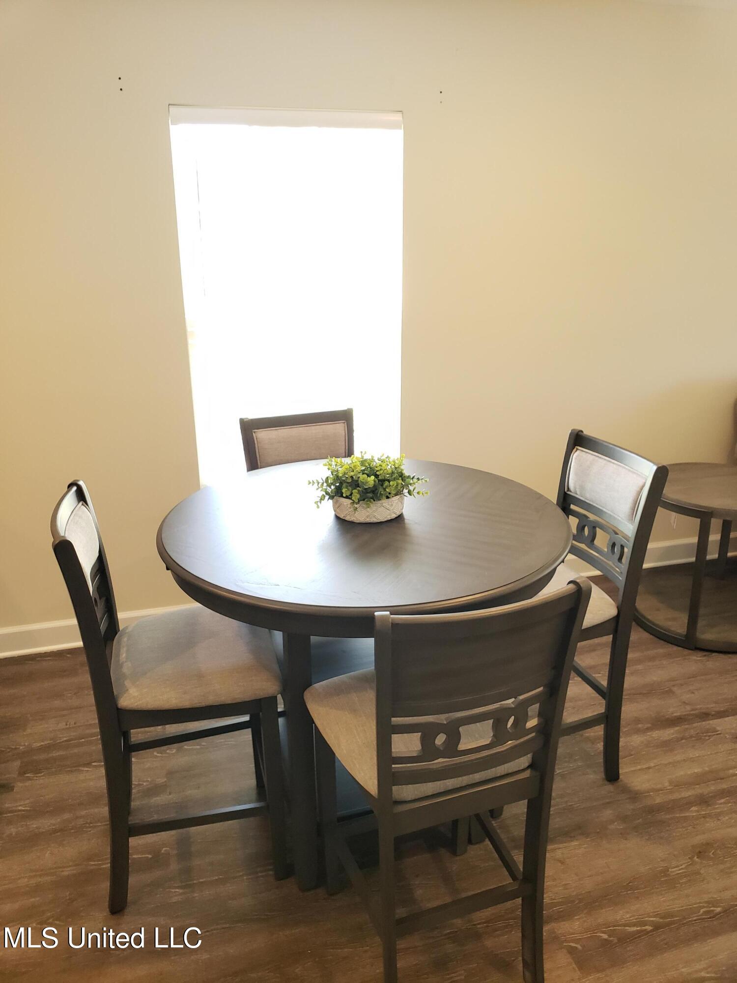 69 East Valley Street Hernando, MS 38632 - Photo 13 of 55 Dining Area