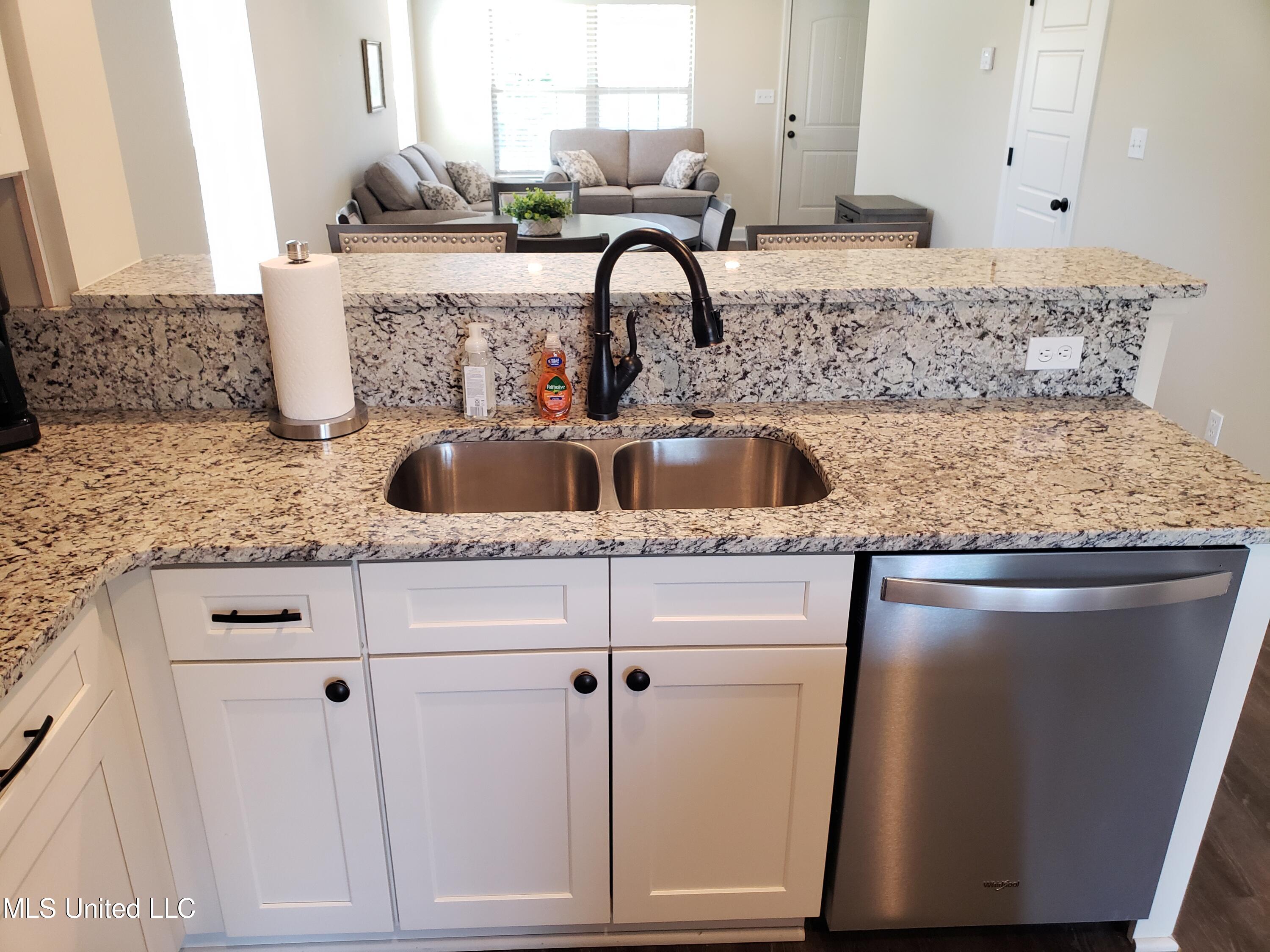 69 East Valley Street Hernando, MS 38632 - Photo 20 of 55 Kitchen