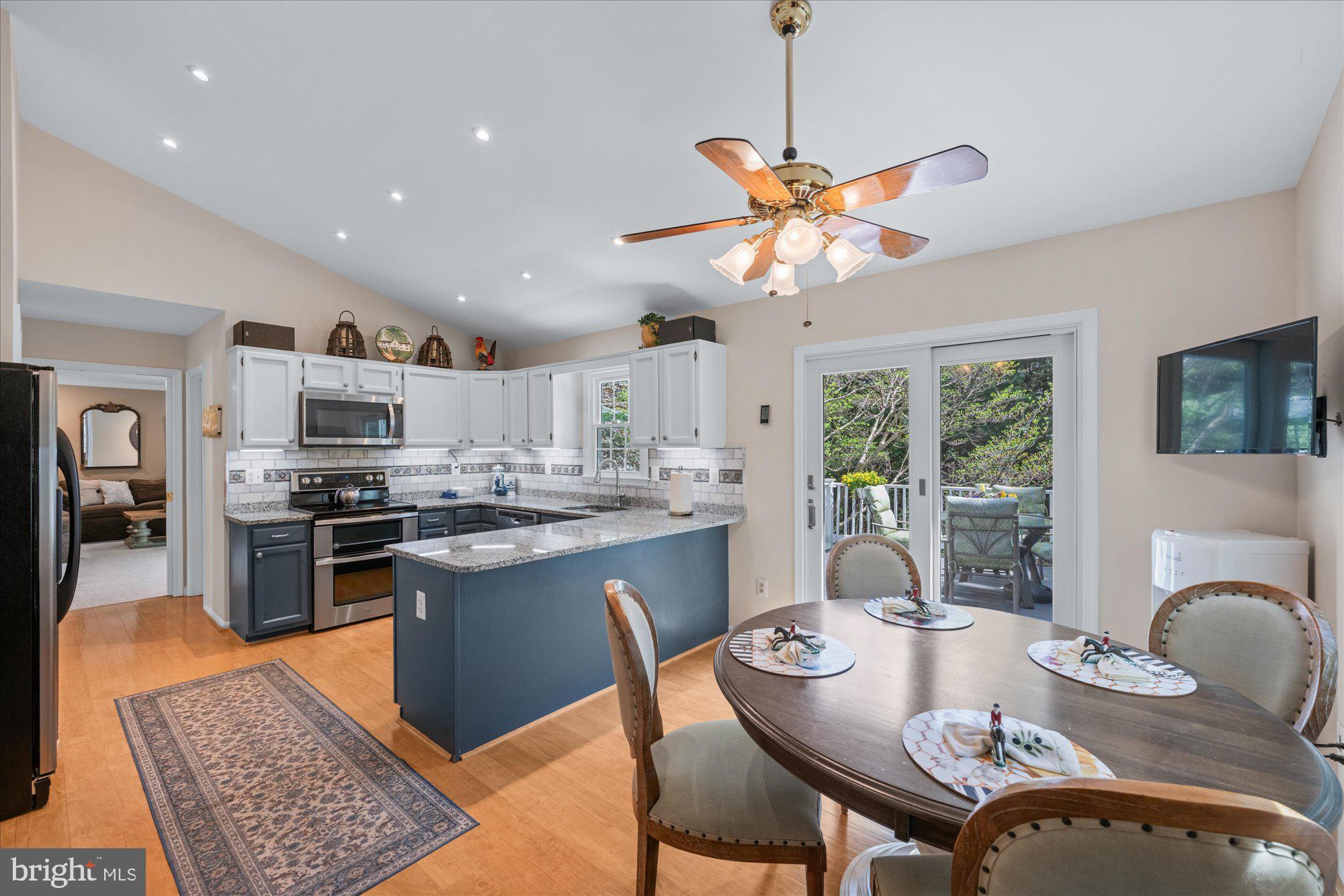 16113 Orchard Grove Road Gaithersburg, MD 20878 - Photo 12 of 31