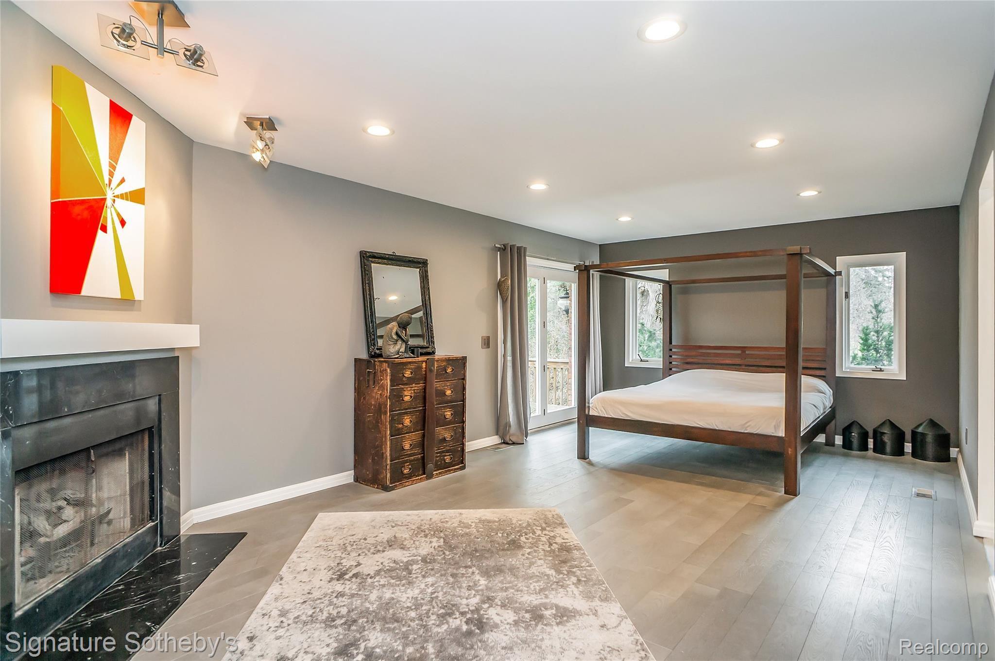 2950 Franklin Road Bloomfield Hills, MI 48302 - Photo 13 of 32 Master bedroom