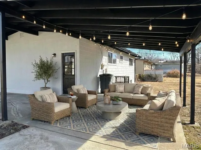 $185,000 | 670 Starlet Drive, Florissant, MO 63031