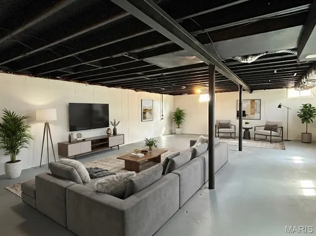 $185,000 | 670 Starlet Drive, Florissant, MO 63031