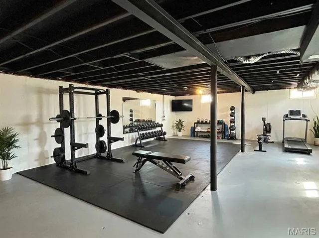 $185,000 | 670 Starlet Drive, Florissant, MO 63031