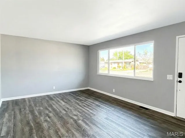 $185,000 | 670 Starlet Drive, Florissant, MO 63031