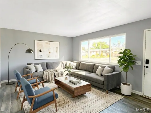 $185,000 | 670 Starlet Drive, Florissant, MO 63031