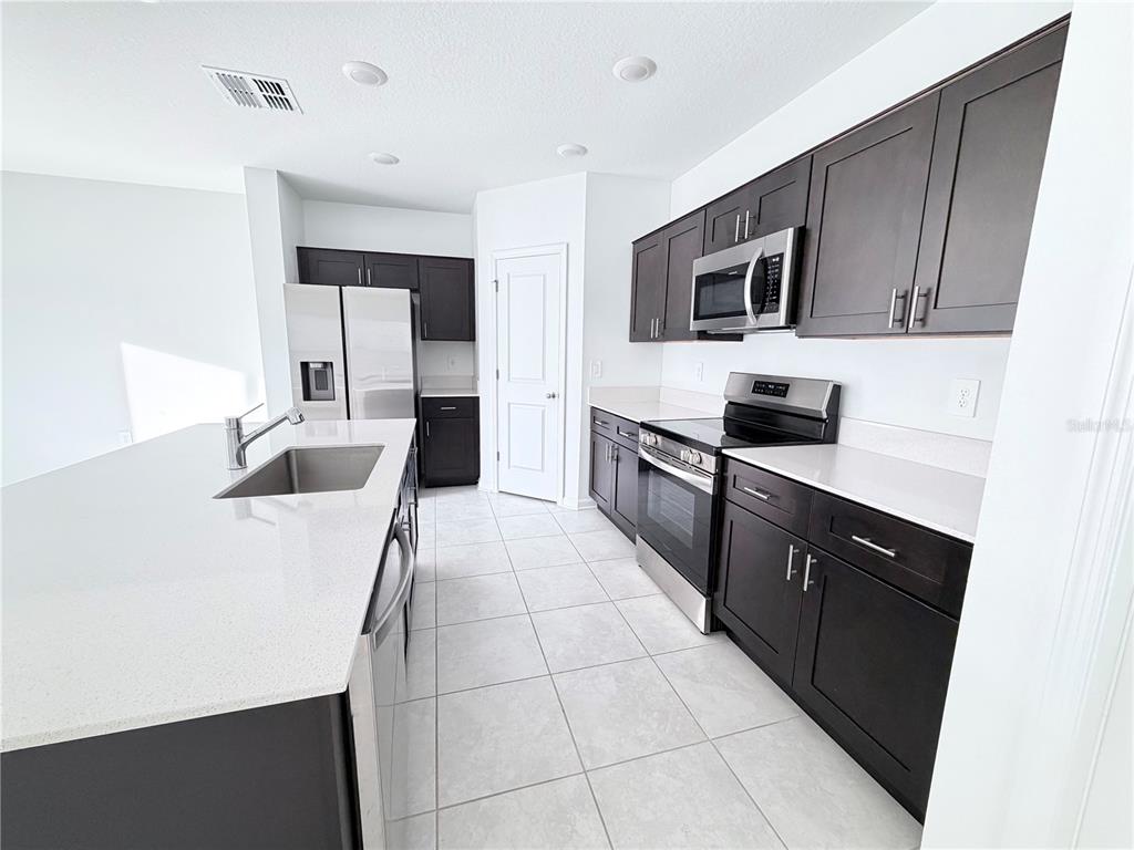 1604 Marksman Road Eagle Lake, FL 33839 - Photo 3 of 23