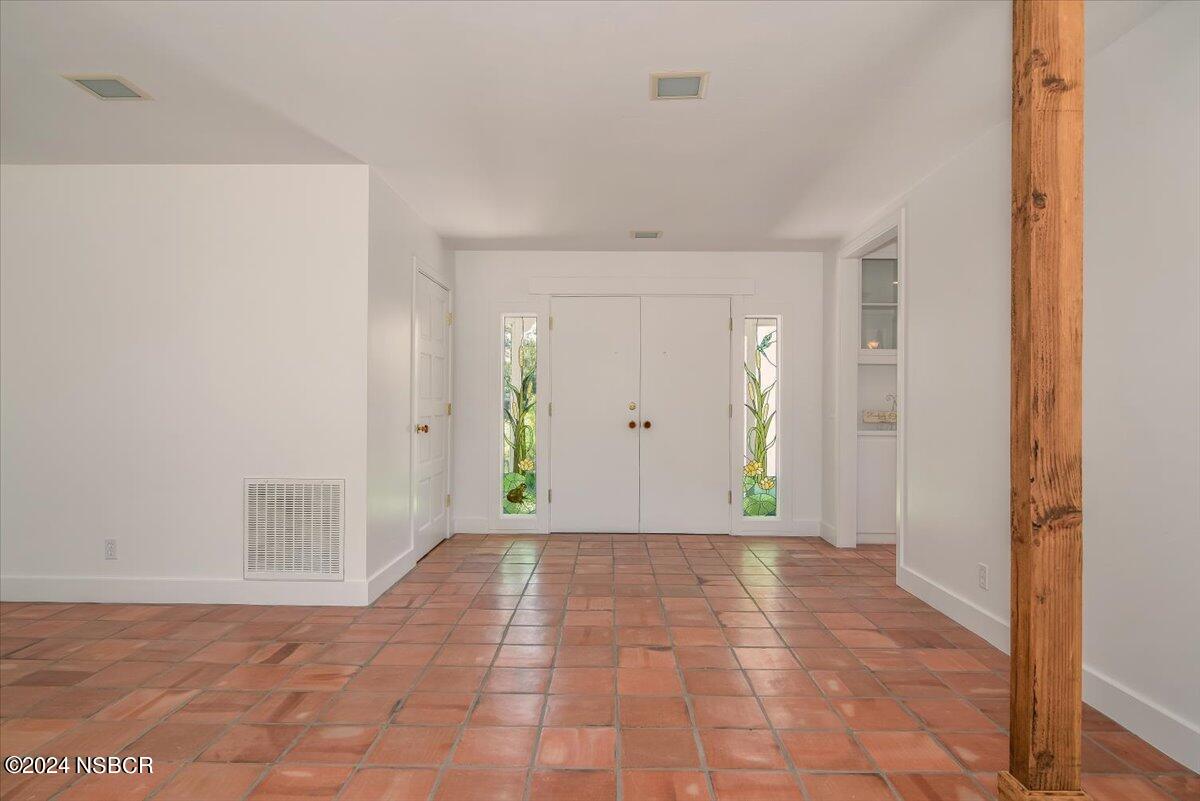 1265 Stallcup Lane Lompoc, CA 93436 - Photo 4 of 38 #2 Entry interior