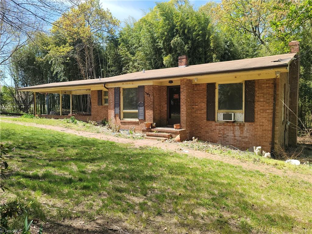 507 Shadybrook Road High Point, NC 27265 - Photo 1 of 12