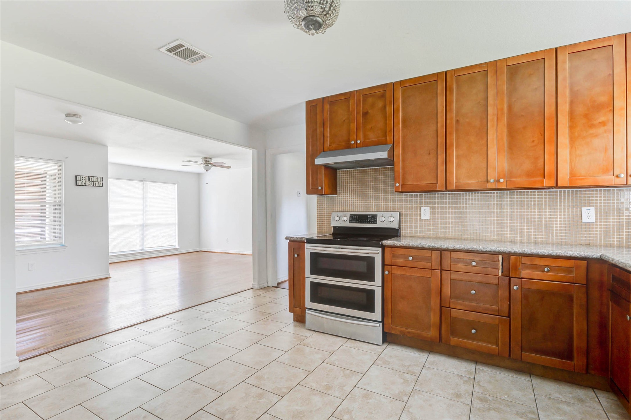 230 Bizerte Street Houston, TX 77022 - Photo 12 of 34