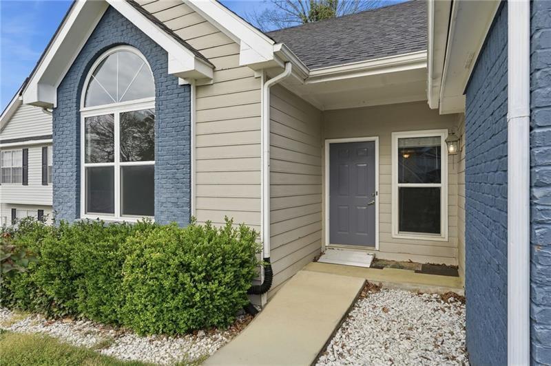 694 Shore View Lithonia, GA 30058 - Photo 3 of 39