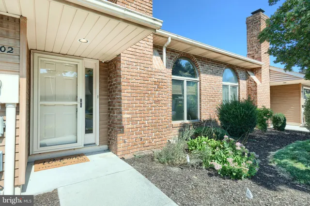 $299,999 | 402 Deerfield Drive, Unit 402, Hanover, PA 17331