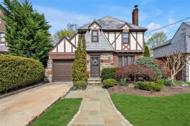 $998,000 | 45 Henry Street, Merrick, NY 11566