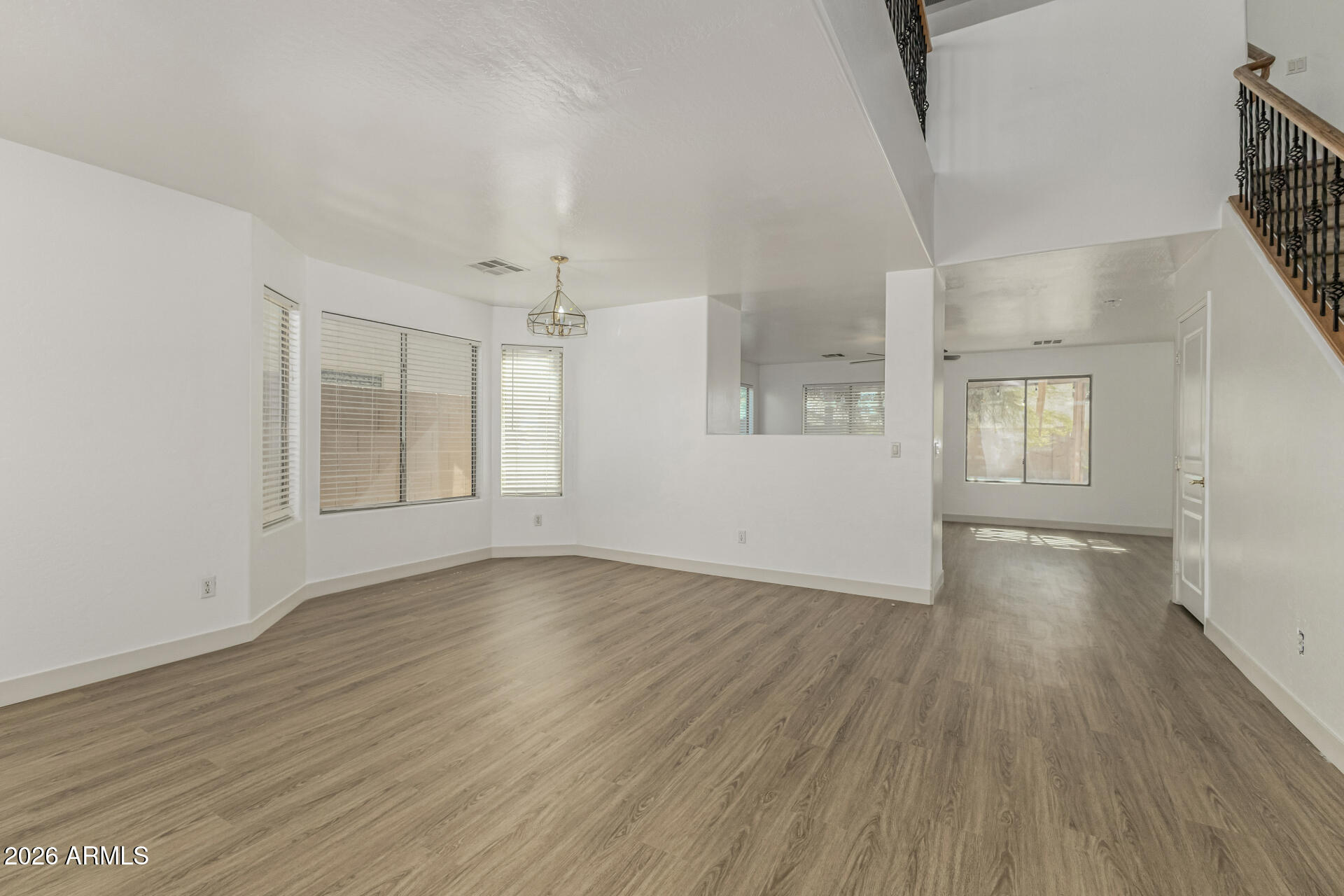 7327 West Cordes Road Phoenix, AZ 85043 - Photo 11 of 40 13 - Cordes 7327