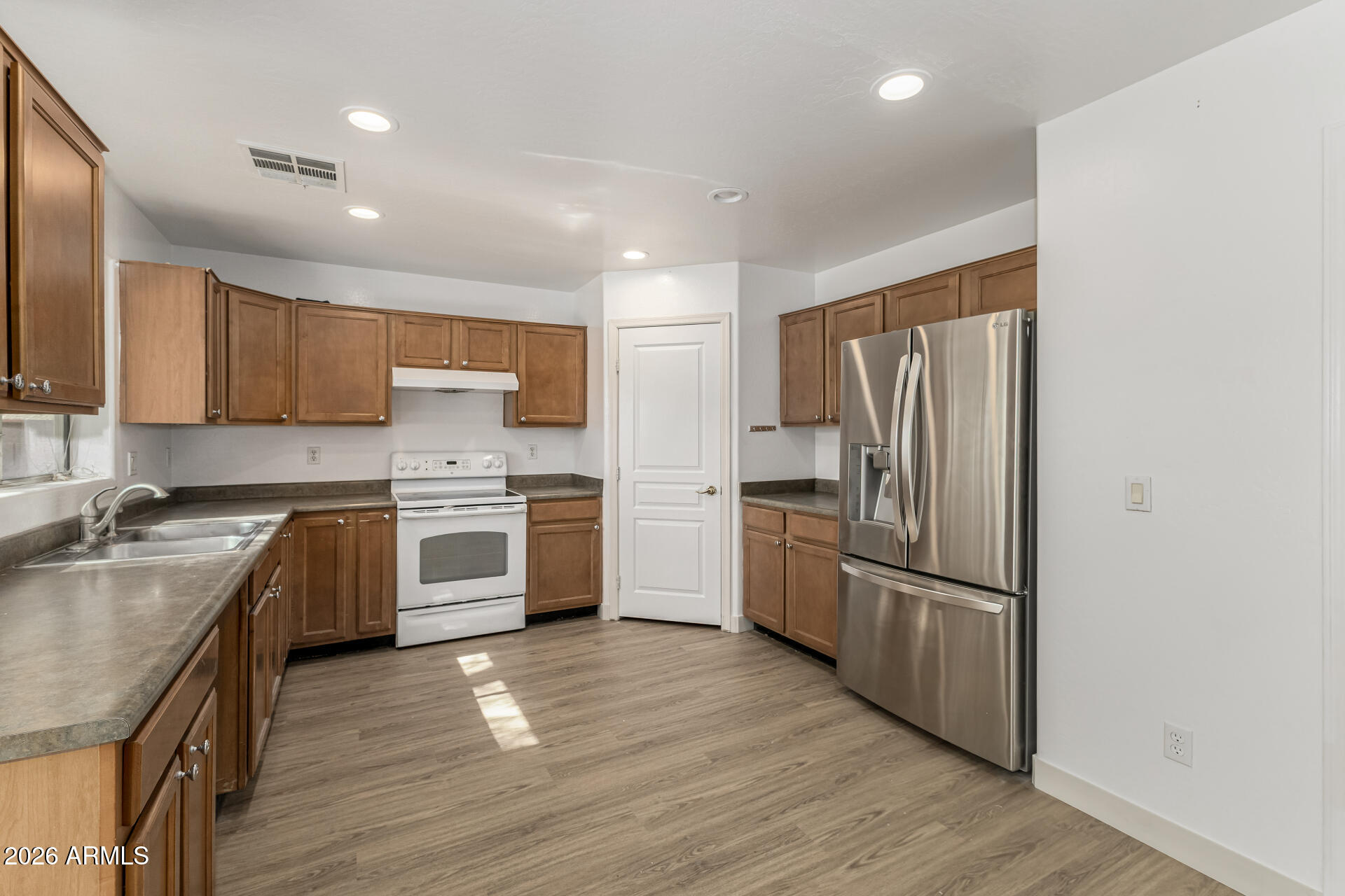 7327 West Cordes Road Phoenix, AZ 85043 - Photo 16 of 40 21 - Cordes 7327