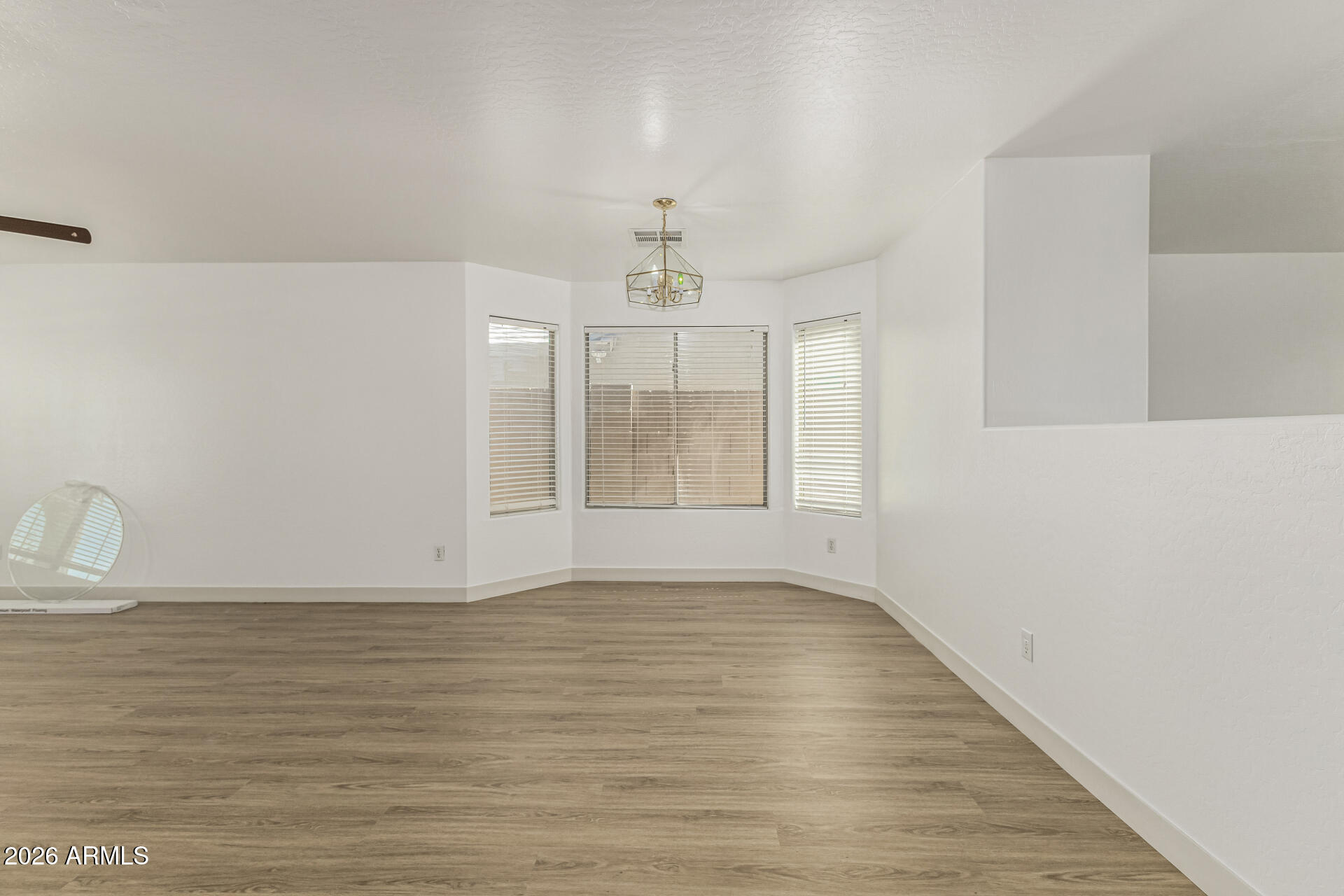 7327 West Cordes Road Phoenix, AZ 85043 - Photo 10 of 40 12 - Cordes 7327