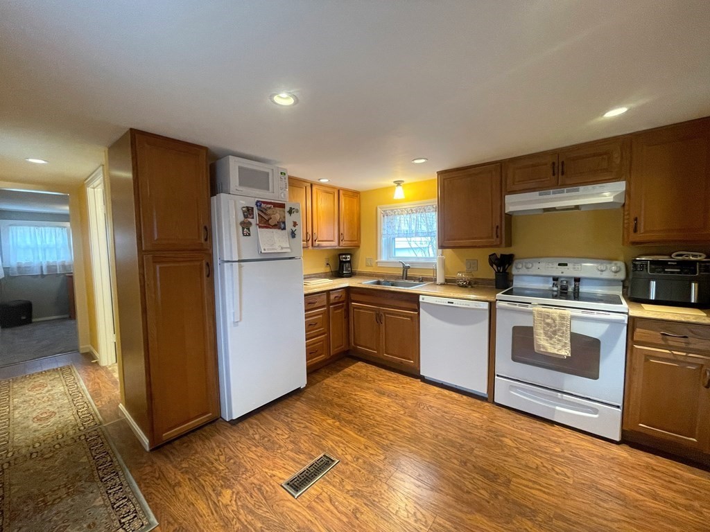 4 Oakhurst Road Ayer, MA 01432 - Photo 10 of 13 Gallery Image 10