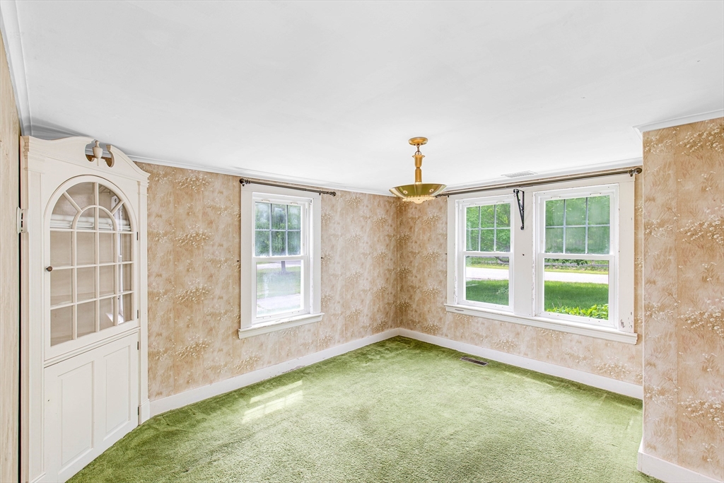 19 Ocean Avenue Rowley, MA 01969 - Photo 11 of 32