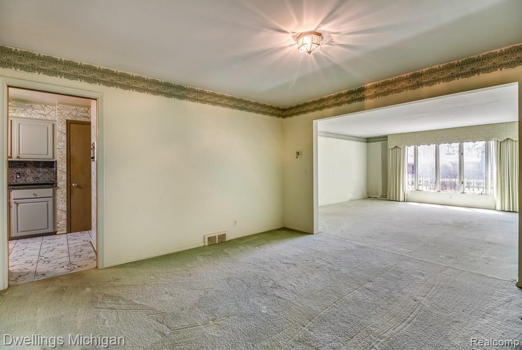 17386 Westhampton Road Southfield, MI 48075 - Photo 11 of 35 _MG_0037.jpg