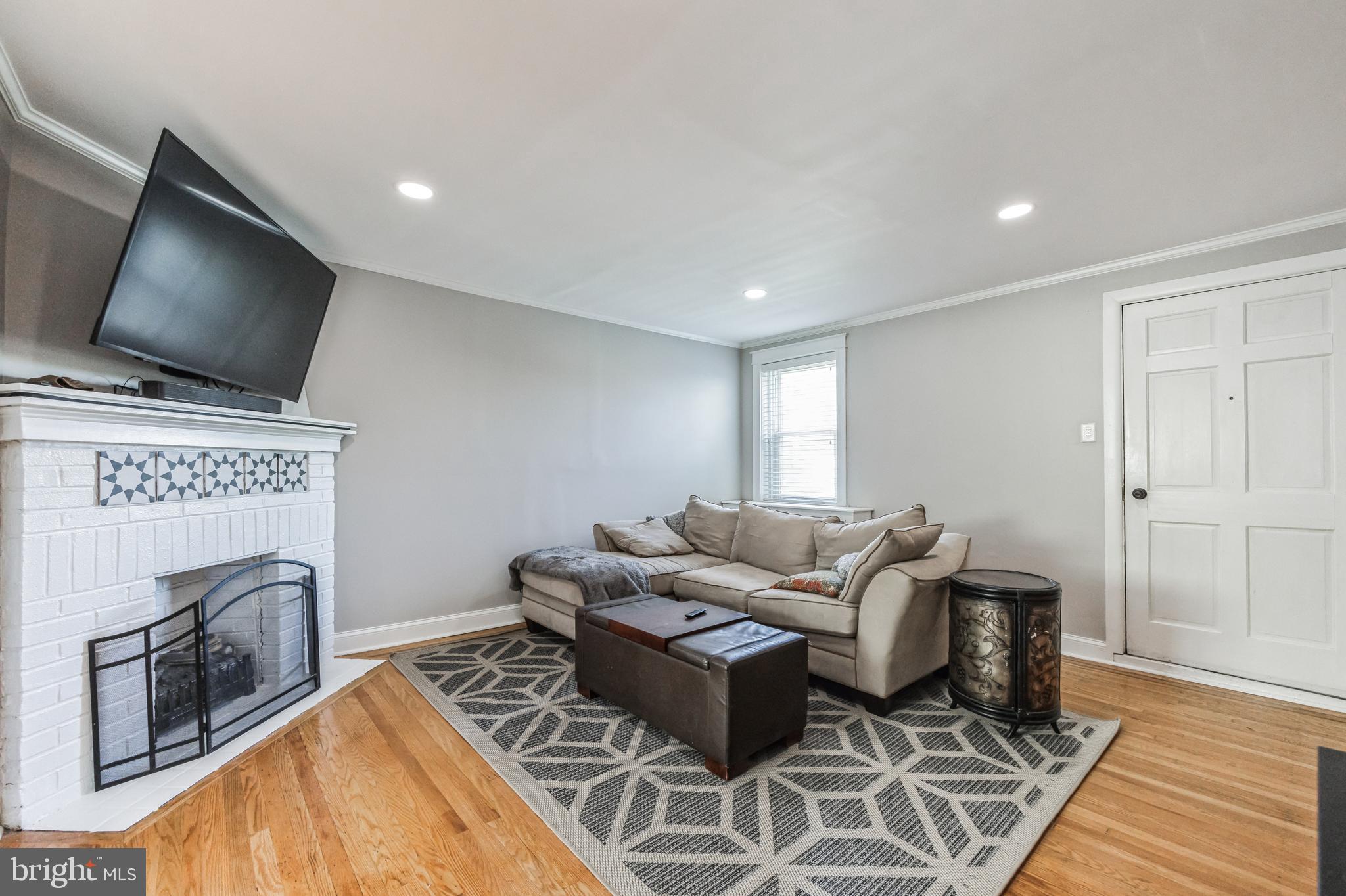 739 Humphreys Road Ardmore, PA 19003 - Photo 5 of 34 Gallery Image 5