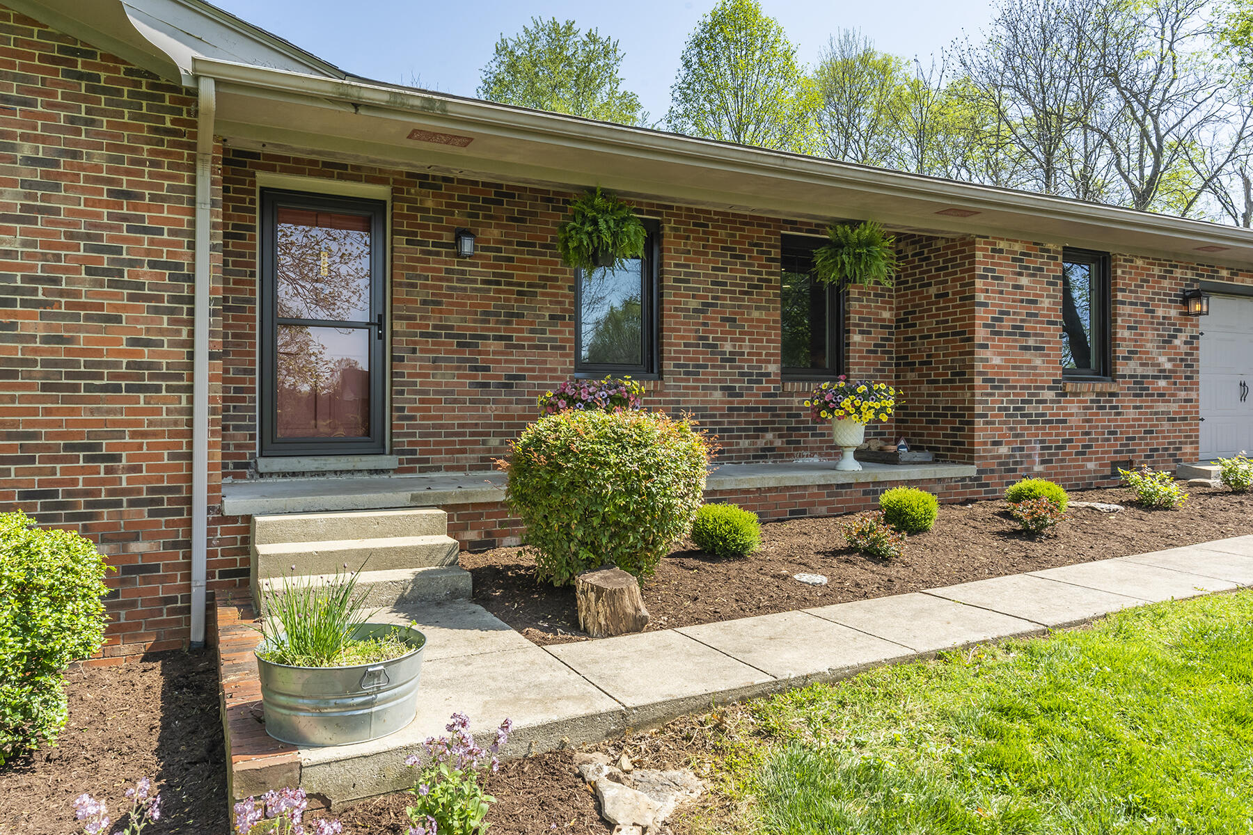 3928 Delaney Ferry Road Versailles, KY 40383 - Photo 4 of 38 3928delaney04