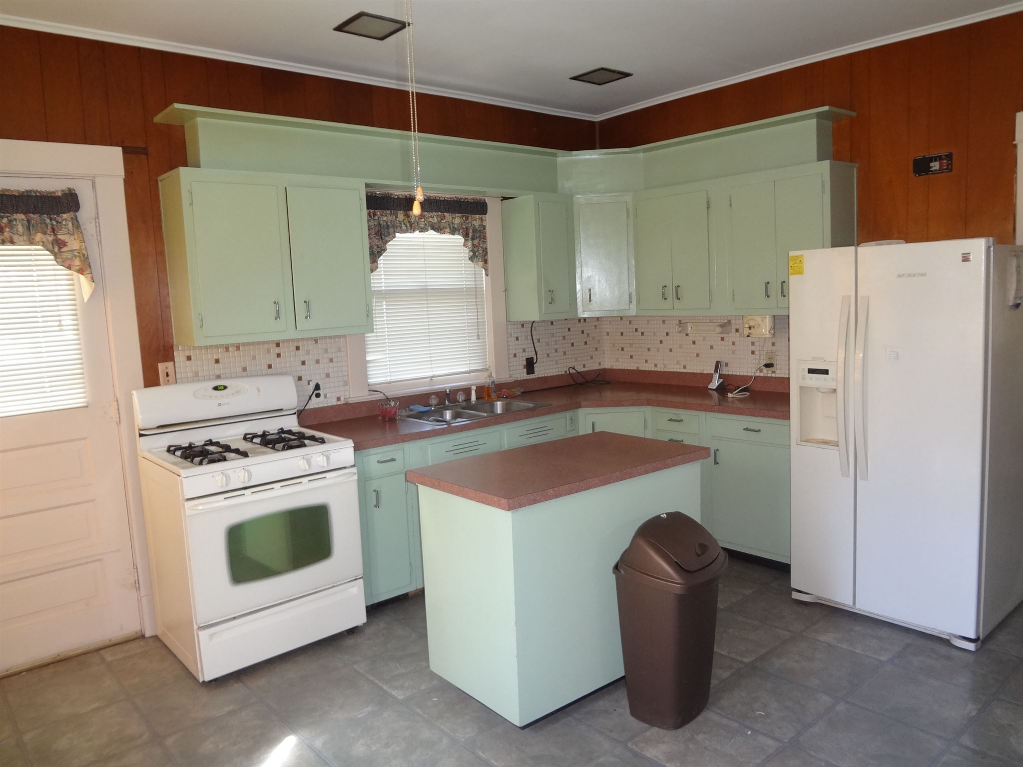 520 West 9th Street Rochester, IN 46975 - Photo 2 of 18 Gallery Image 2