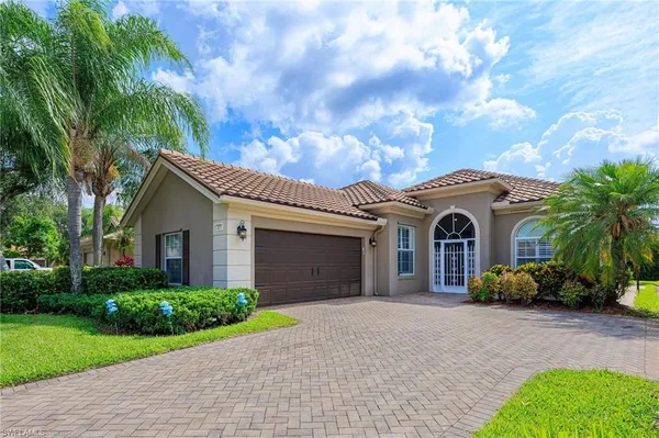 $469,900 | 2271 Heydon Circle West, Naples, FL 34120