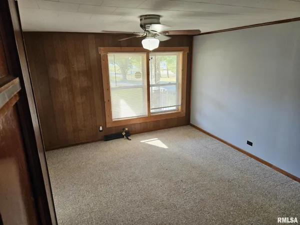 $97,000 | 174 Clinton Street, Hamburg, IL 62045