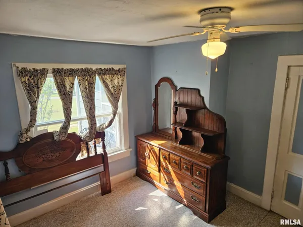 $97,000 | 174 Clinton Street, Hamburg, IL 62045