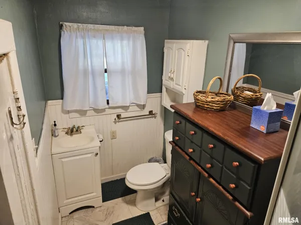 $97,000 | 174 Clinton Street, Hamburg, IL 62045