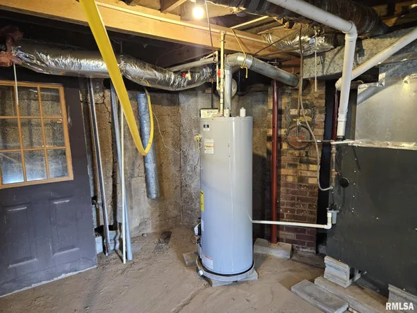 $97,000 | 174 Clinton Street, Hamburg, IL 62045