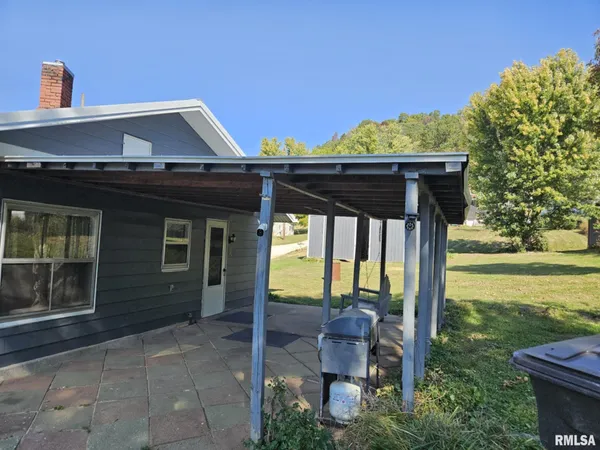 $97,000 | 174 Clinton Street, Hamburg, IL 62045